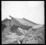46 Opname van de opgeblazen IJsselbrug in Zwolle, 1945