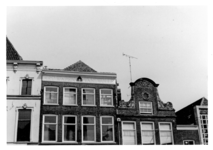 17 FD035033 Opname van topgevels aan de Melkmarkt in Zwolle, met onder andere het Wapen van Zwolle, 10-1970