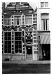 20 FD035036 Opname van een gevelsteen met het wapen van de stad Zwolle, het jaartal 1609 en twee ossen in de muur van ...