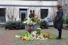 832516 Afbeelding van het beeld van nijntje op het 'Nijntjepleintje' (hoek Oudegracht / Van Asch van Wijckskade) te ...