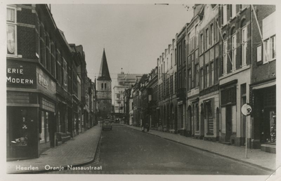 31180_1. Oranje Nassaustraat in Heerlen., in of voor 1954