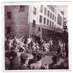 212 Optreden verkenners St. Jorisband in Heerlen., 04-05-1963.