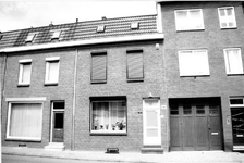 dorpstraat_486 Impressie van de oude woningen aan de Dorpstraat vanaf de hoek Poststraat tot aan de later gebouwde ...