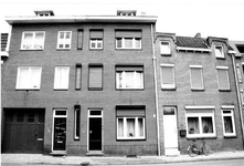 dorpstraat_487 Impressie van de oude woningen aan de Dorpstraat vanaf de hoek Poststraat tot aan de later gebouwde ...
