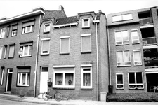 dorpstraat_488 Impressie van de oude woningen aan de Dorpstraat vanaf de hoek Poststraat tot aan de later gebouwde ...