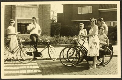 354 Oriënteringstocht per fiets ter ere van 100 jaar Gasfabriek., 01-10-1958 - 31-10-1958