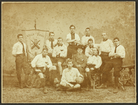376 Groepsportret voetbalelftal UD (Utile Dulci). Jan Niermeijer, laatste rij, 3e van rechts., 01-01-1891 - 31-12-1919