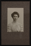 3666 -53 Portret van Non (Johanna Margaretha) Birnie (geboren 14-08-1890)., 01-01-1915 - 01-01-1920