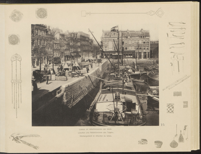 5100 -0073 Balen tabak worden gelost en het gewichtsverlies wordt vastgesteld in de Rotterdamse haven, 1900 - 1909