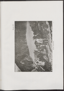 5106 -0014 De GG en zijn gevolg bij het kratermeer op het Idjenplateau, 1917-07-08 - 1917-07-12