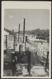 5114 -0001 De ruine van de koffiefabriek op de onderneming Moemboel/Lengkong, 1947-10-01 - 1948-05-31