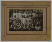 4005 Klassenfoto van School C / Brinkpoortschool uit 1915 met schoolmeester Stuitje.Foto uit persoonlijk archief P. ...