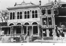 11372 Toestand na bombardement 06- 02-1945. 24: gebouwd 1894 als Grote Societeit ( arch. J. M. Mulock Houwer ), ...
