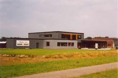 17838 Nieuwe vestiging fa. Wolters., 2002-06-01