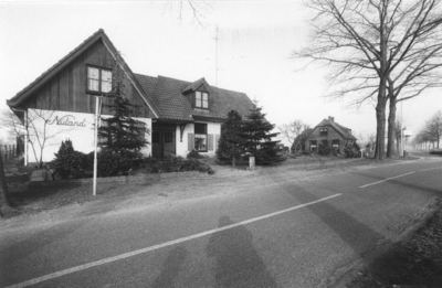 17851 Nuland , eerder woonhuis en werkplaats Alb. Broekmaat (rechts Maatmansweg1)., 1991-01-29
