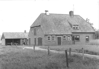 17868 Boerderij Kolkman of Steinfordink, Groot Douwel., 1979-06-01