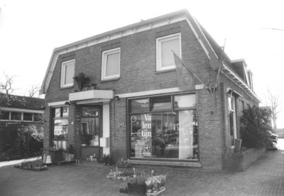 17995 Winkelpand Bloem en Groen binding . Oorspronkelijk: café - bakkerij van Tonny Berghuis met de naam De nieuwe ...