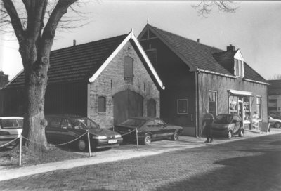 17997 Voormalig woonhuis met smederij van Piet Verwoolde, gebouwd omstreeks 1906. Het is nu in gebruik door ...