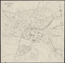 60 Deventer 1928 Plattegrond van Deventer. Gedetailleerde kaart met straaten en bijzondere gebouwen en nieuwe ...