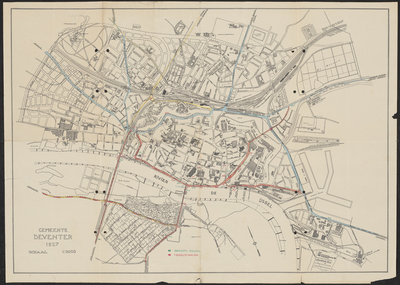 61 Gemeente Deventer 1927 Plattegrond van Deventer. Gedetailleerde kaart met benoemde straten en gebouwen., 1927-01-01