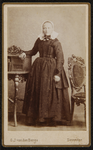 102 -24 Portret van een vrouw., 1877-01-01