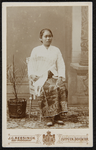 102 -31 Portret van een vrouw., 1891-01-01