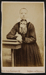 102 -50 Portret van een vrouw. Daatje of Jannetje Overbosch-Brouwer?, 1868-01-01