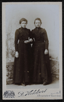 108 -16 Portret van twee vrouwen., 1890-01-01