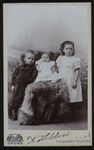 108 -20 Portret van drie kinderen., 1890-01-01