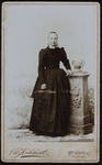 108 -26 Portret van een vrouw., 1890-01-01