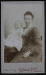 108 -57 Portret van een vrouw met baby., 1899-01-01
