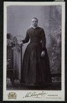 109 -10 Portret van een vrouw., 1900-01-01