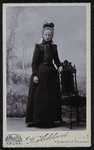 109 -12 Portret van een vrouw., 1890-01-01
