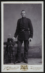 109 -17 Portret van een man, in militair tenue., 1896-01-01