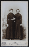 109 -30 Portret van twee vrouwen., 1890-01-01