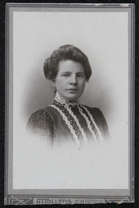109 -35 Portret van een vrouw., 1888-01-01
