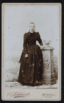 109 -37 Portret van een vrouw., 1890-01-01