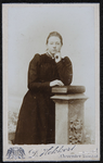 109 -4 Portret van een vrouw., 1890-01-01