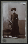 109 -6 Portret van een vrouw., 1908-01-01