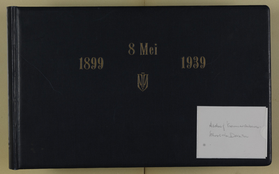 1194 -0184 Herinneringsalbum, aangeboden aan Mevrouw B. van Marle Cost Budde op 8 mei 1939, bij haar 40-jarig jubileum ...