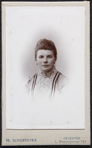 42 -13 Portret van Maria Diekerhof. Dochter van Martinus Diekerhof., 1900-01-01