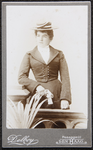 42 -15 Portret van Marie Overvelde. Dochter van Jan Overvelde., 1887-01-01