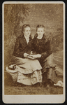 43 -28 Portret van twee vrouwen., 1868-01-01