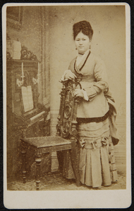 43 -41 Portret van vrouw., 1868-01-01