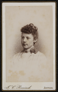 43 -77 Portret van een vrouw., 1873-01-01