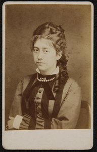 43 -79 Portret van een vrouw., 1868-01-01