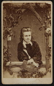 43 -99 Portret van Engelina Elisabeth (Lina) van Groningen (geb. 18-02-1853 - ovl 23-12-1925)., 1868-01-01