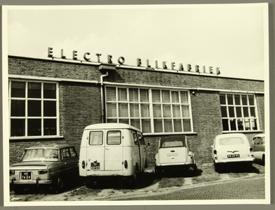 333 TDV bedrijf Leeuwarden. Detail voorzijde fabrieksgebouw., 01-01-1969