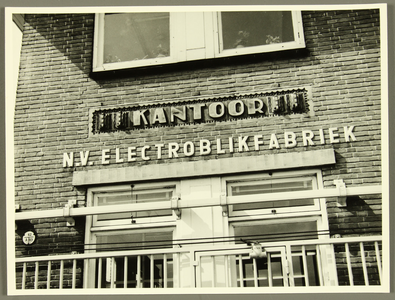 334 TDV bedrijf Leeuwarden. Detail kantoorgebouw., 01-01-1969