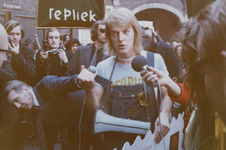 21932 Hoorzitting Kamercommissie i.v.m. grenswijziging.Manifestatie Diepenveners op het Haagse Binnenhof., 1972-03-15
